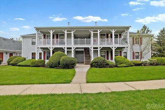 134 Hatfield Ln Unit E2, East Brunswick, NJ 08816