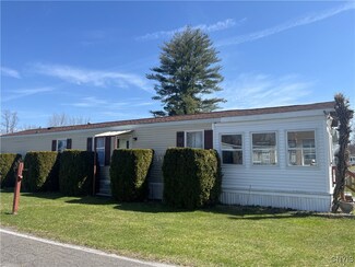 33 Driftwood Ln, Vienna, NY 13157
