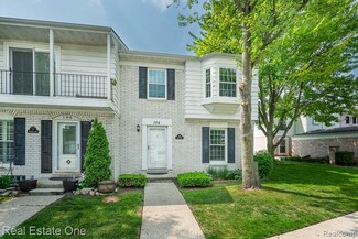 104 Manor Way Unit 1, Rochester Hills, MI 48309