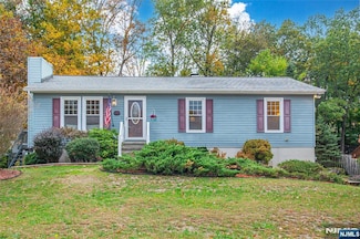 30 Linmor Ave, Newton, NJ 07860