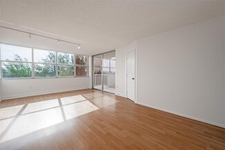 1300 NE Miami Gardens Dr Unit 820E, Miami, FL 33179