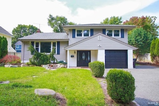 827 Highland Ave, Paramus, NJ 07652