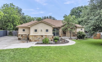 263 Meadowlakes Dr, Meadowlakes, TX 78654