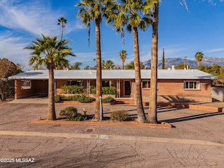 3555 E Calle Alarcon, Tucson, AZ 85716