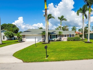 4821 Molokai Dr, Naples, FL 34112