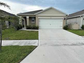 2816 Swooping Sparrow Dr, Harmony, FL 34773