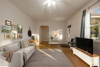 25 Gibson Rd, Hampton, VA 23669