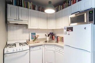 186 E 2nd St Unit 2, New York, NY 10009