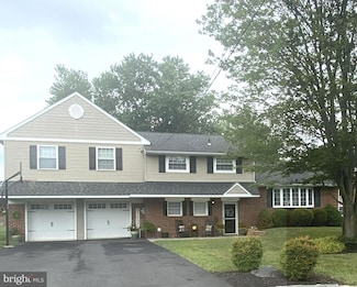 3395 Bancroft Dr, Aston, PA 19014