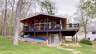 144 W Shore Dr, Milford, PA 18337