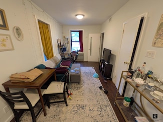 300 Ocean Pkwy Unit 1T, Brooklyn, NY 11218