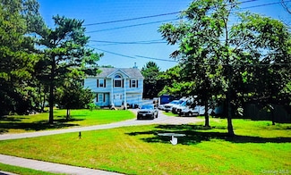 241 Middle Island Rd, Medford, NY 11763