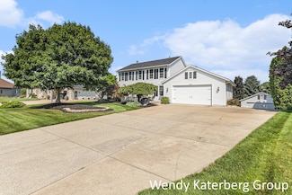 1033 Lumina Dr, Jenison, MI 49428