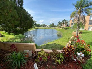 225 Country Club Dr Unit B113, Largo, FL 33771