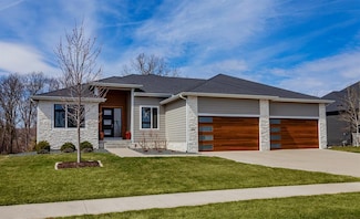 4852 159th St, Urbandale, IA 50323