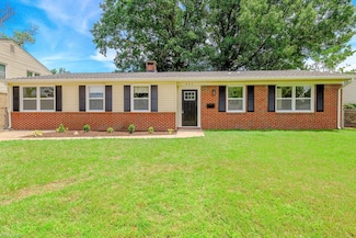 552 Boxwood Ln, Virginia Beach, VA 23452
