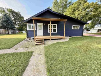 809 6th St, Milford, IA 51351