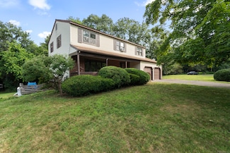 41 Jeremy Woods Dr, Southington, CT 06489