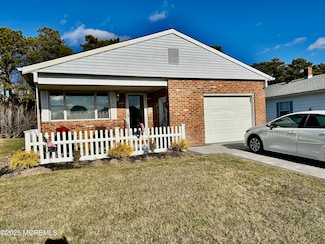 12 Sabinas St, Toms River, NJ 08757