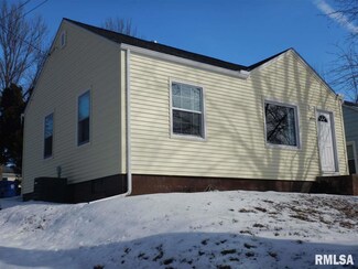 2322 Coleman St, Bettendorf, IA 52722