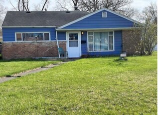 275 Blackhawk Dr, Park Forest, IL 60466
