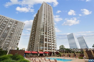 200 Old Palisade Rd Unit 8J, Fort Lee, NJ 07024