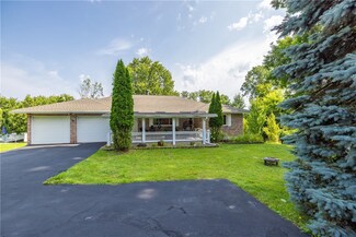 72 Locust Hill Dr, Rochester, NY 14618