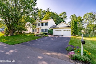 28 Eileen Ln, Glenmont, NY 12077