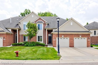 29448 Woodpark Cir, Warren, MI 48092