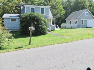 10 Rodgers Rd, New Harbor, ME 04554