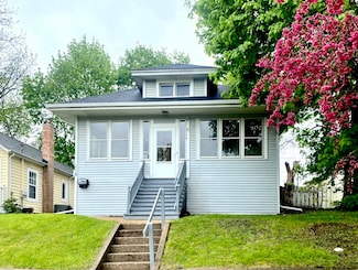118 Jewett St, Elgin, IL 60123