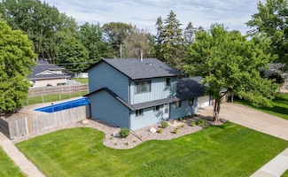999 Elm Dr, Saint Paul, MN 55124