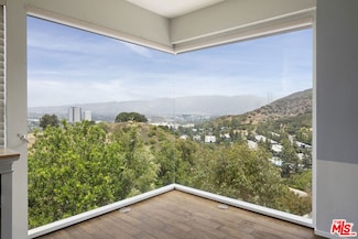 3488 Troy Dr, Los Angeles, CA 90068