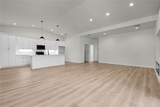 1210 Dallas Ave, Seadrift, TX 77983