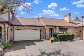 1870 Golf View Dr, Bartlett, IL 60103