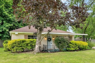 2068 Plainfield Ave, Norton Shores, MI 49441