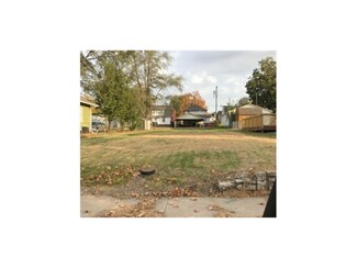 1710 Oneida St, Lexington, MO 64067