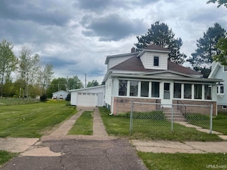 513 Neidhold Ave, Wakefield, MI 49968