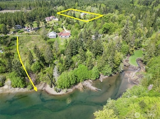 770 E April Ave, Grapeview, WA 98546