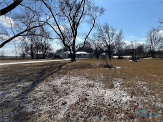 2861 Latcha Rd, Millbury, OH 43447