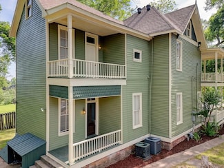 2234 Drummond St, Vicksburg, MS 39180