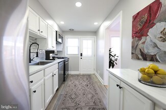 1208 Deanwood Rd, Parkville, MD 21234