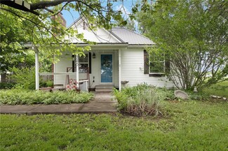 345 SW 100th Rd, Centerview, MO 64019