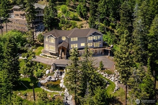 6730 Forest Ridge Dr, Wenatchee, WA 98801