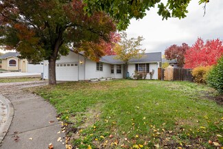 345 Blackberry Ct, Talent, OR 97540