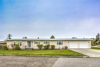 2311 Dover Dr, Anacortes, WA 98221