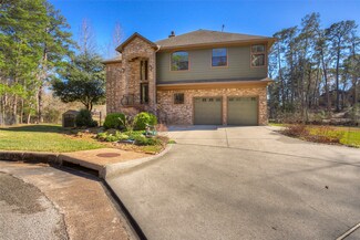 1005 Camellia Cir, Huntsville, TX 77340