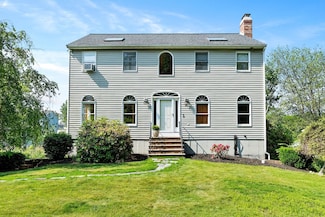 26 Pine Ave, Dracut, MA 01826