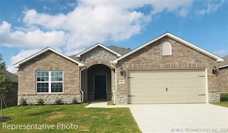 23100 S Mae Dr, Verdigris, OK 74019
