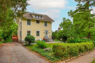 2418 Terrace Rd, Des Moines, IA 50312